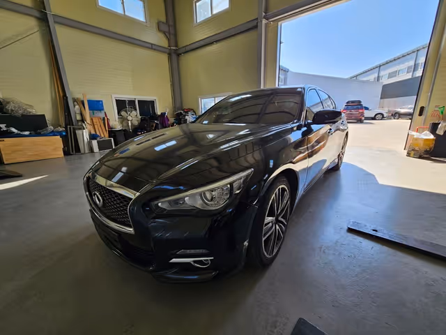 Infiniti Q50 - фото 1