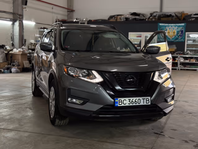 Nissan Rogue - фото 1