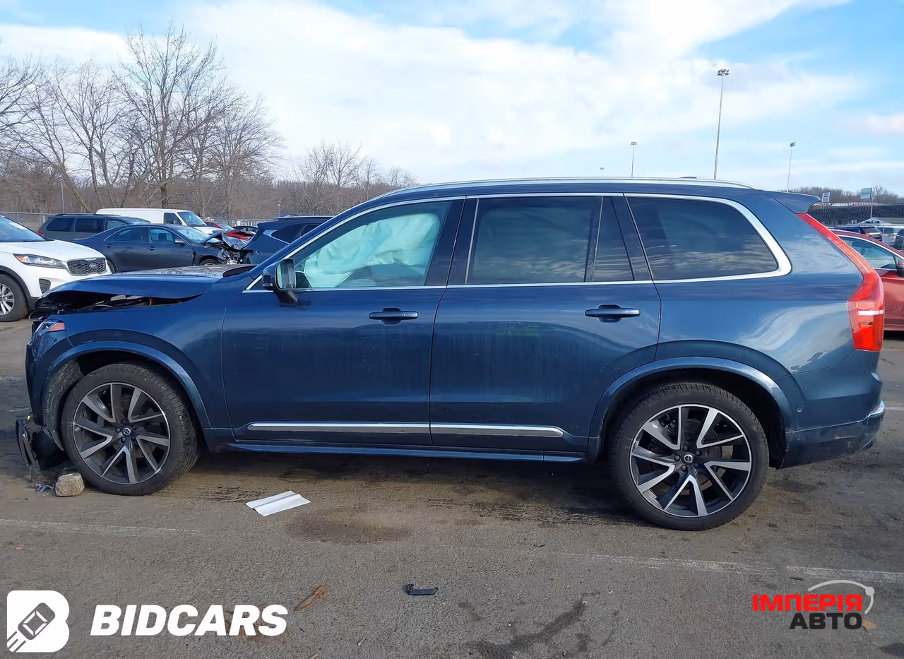 Volvo XC90 - фото 8