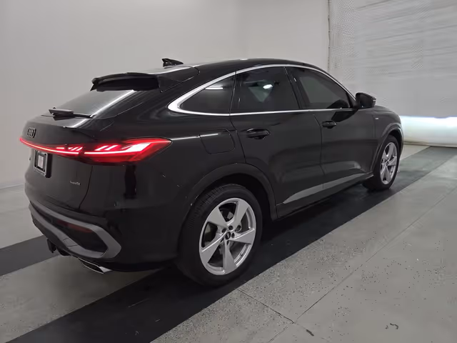 Audi Q5 - фото 5