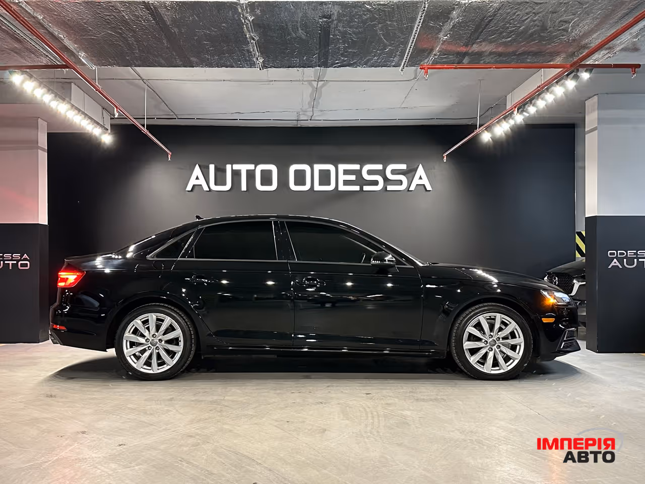 Audi A4 - фото 5