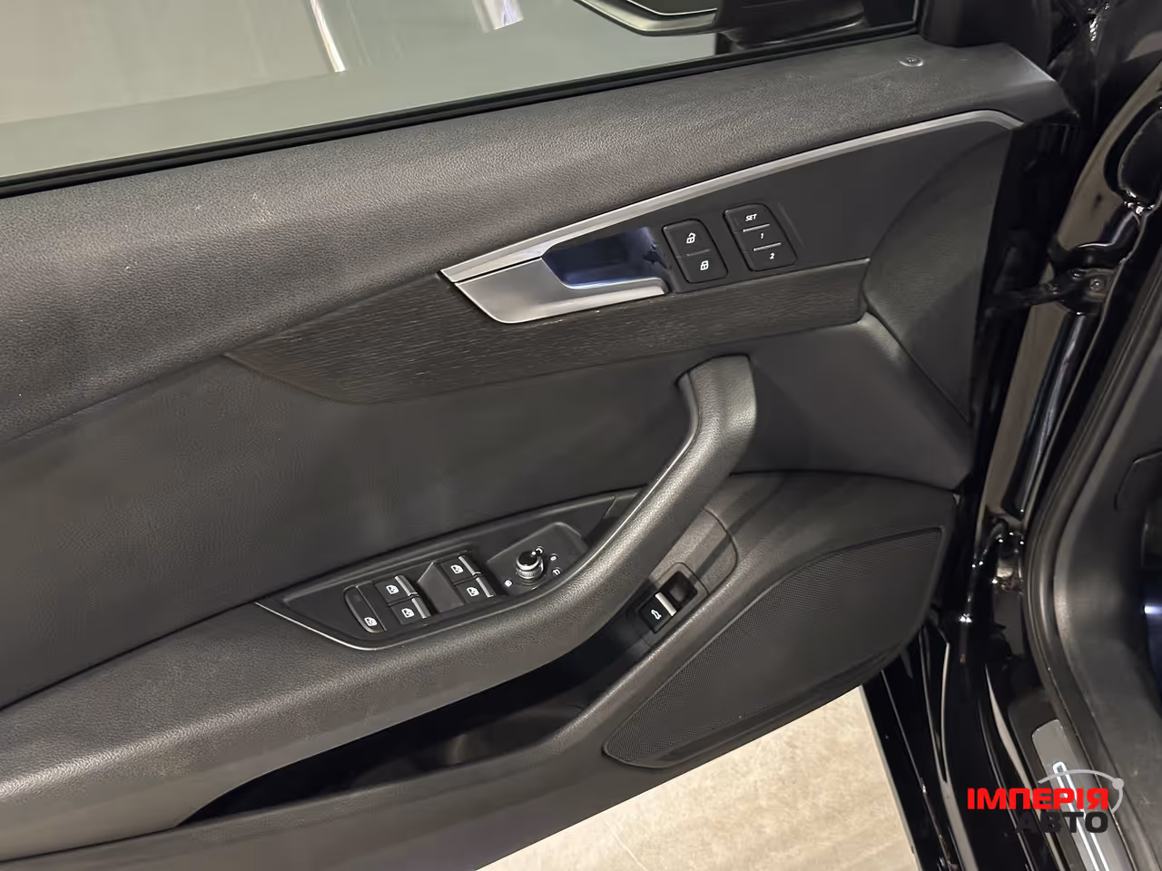 Audi A4 - фото 13