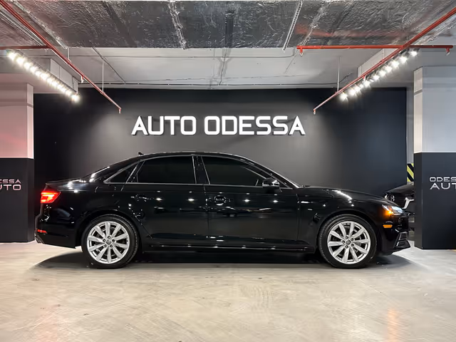 Audi A4 - фото 5