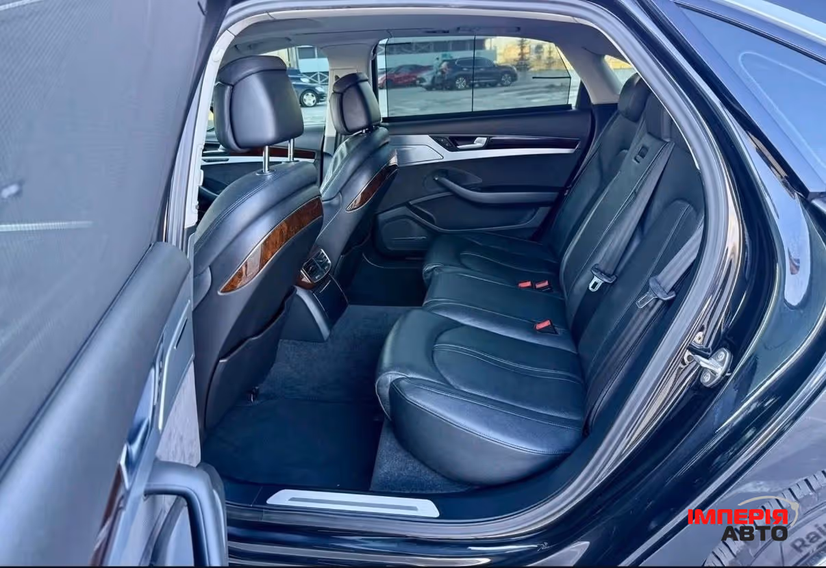 Audi A8 - фото 28