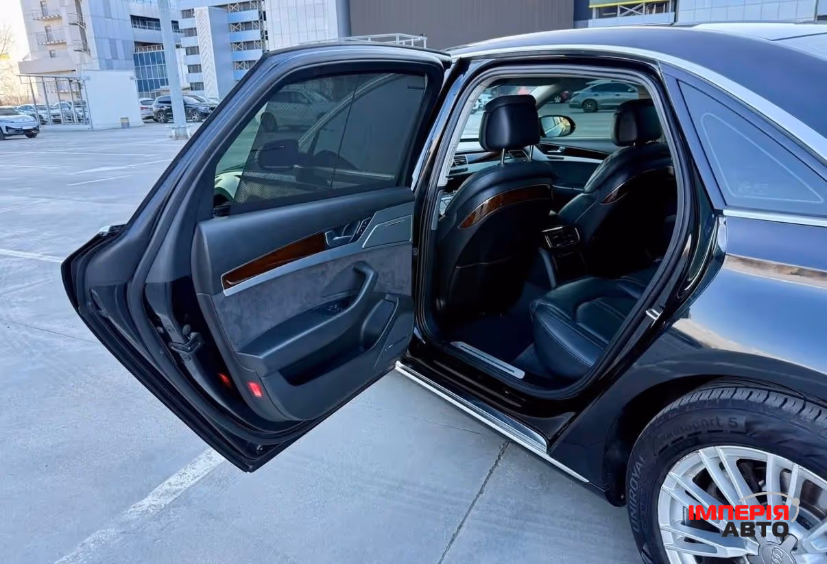 Audi A8 - фото 30