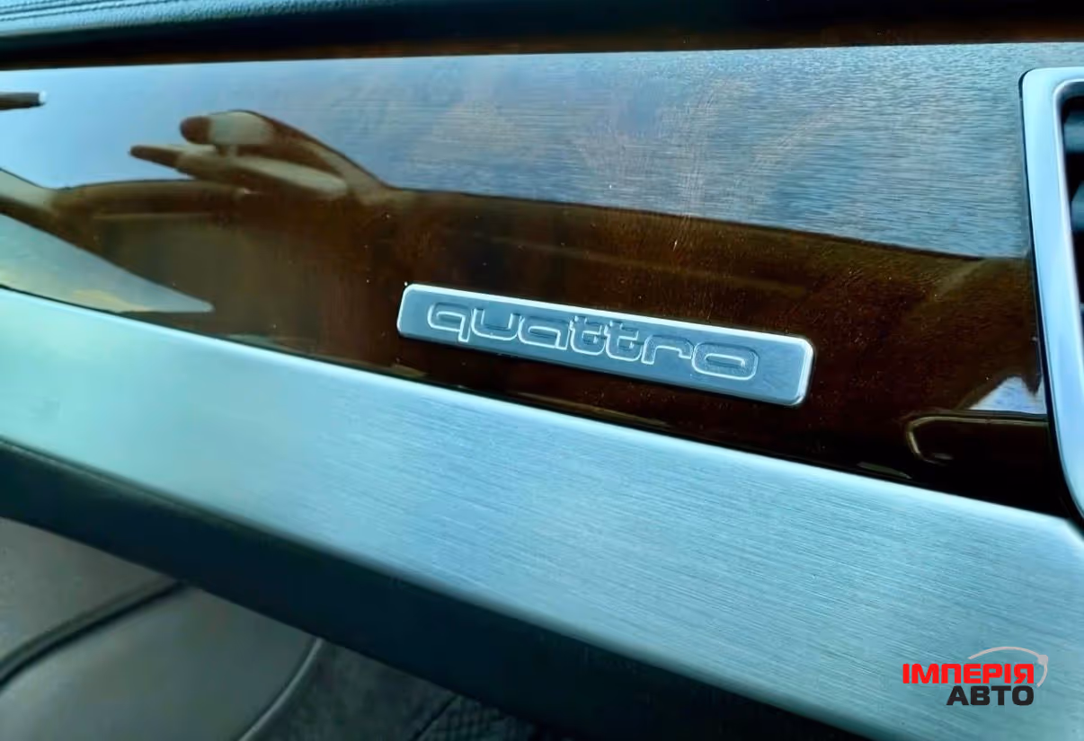 Audi A8 - фото 36