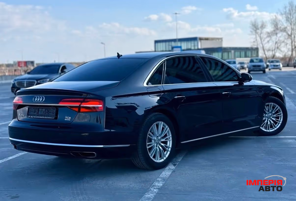 Audi A8 - фото 11