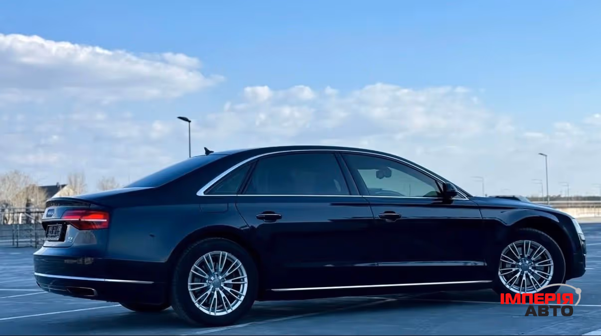 Audi A8 - фото 12
