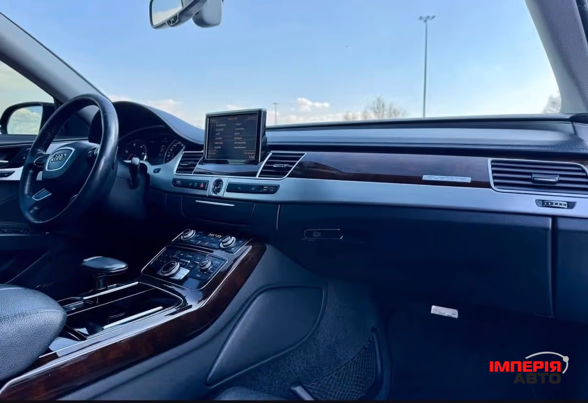 Audi A8 - фото 23