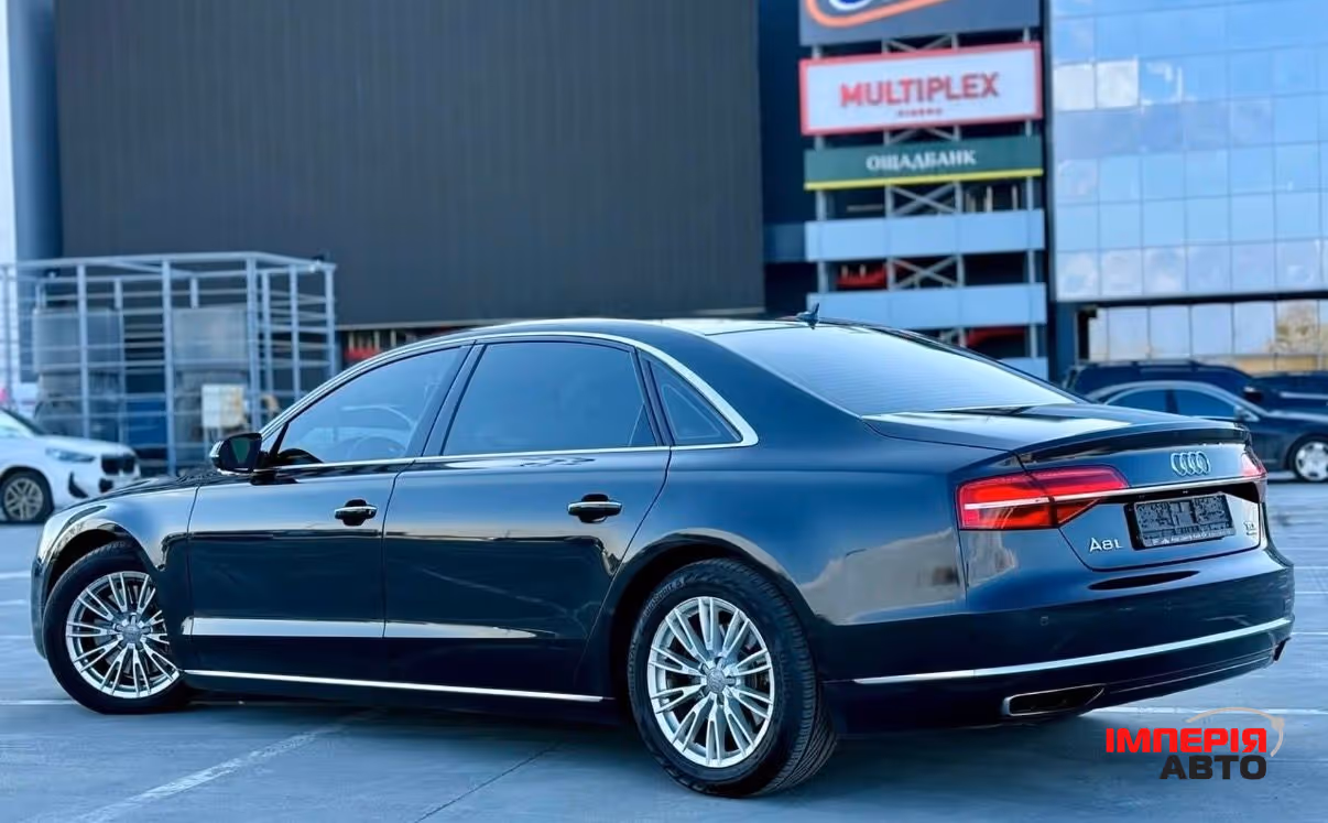 Audi A8 - фото 9
