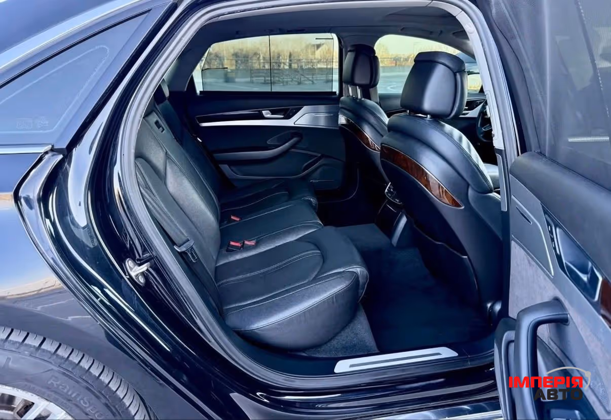 Audi A8 - фото 33