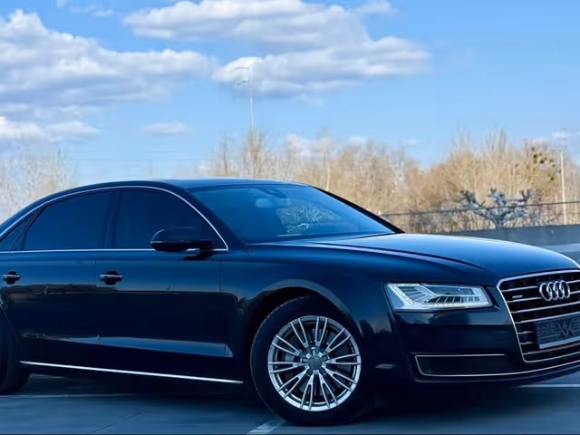 Audi A8 - фото 5