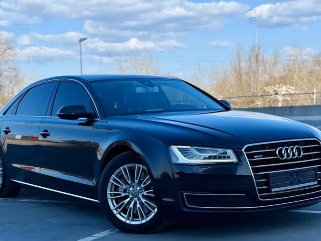 Audi A8 - фото 4