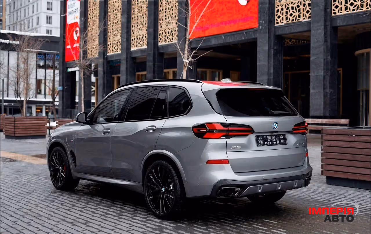 BMW X5 - фото 2