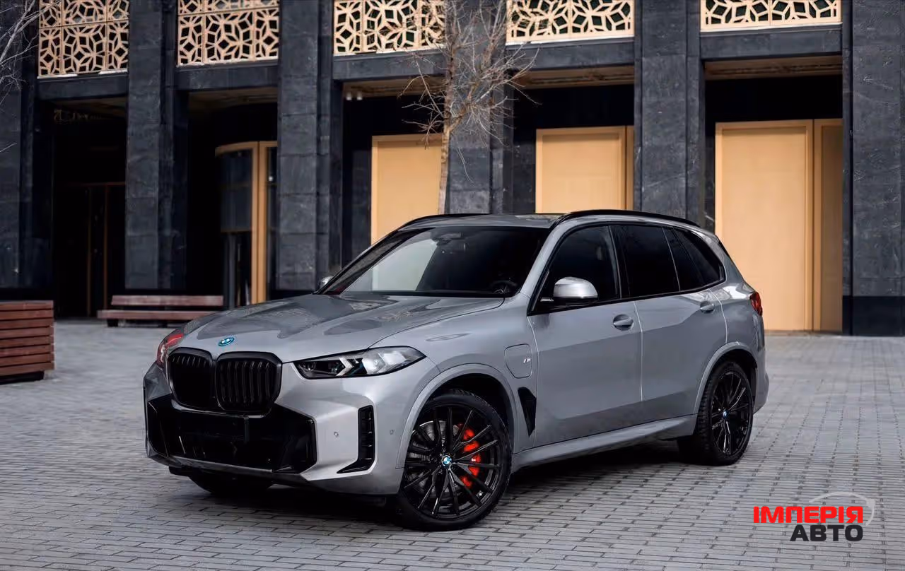 BMW X5 - фото 1
