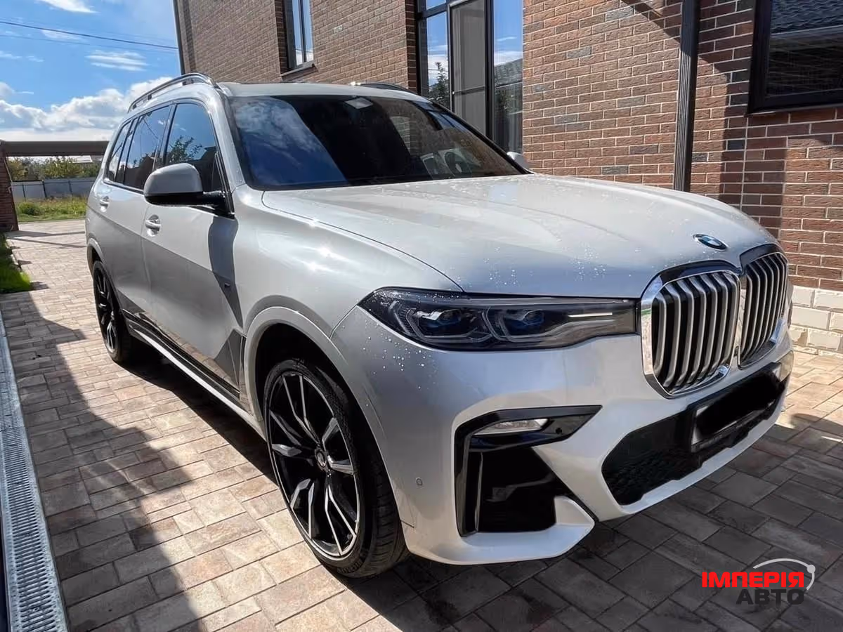 BMW X7 - фото 1