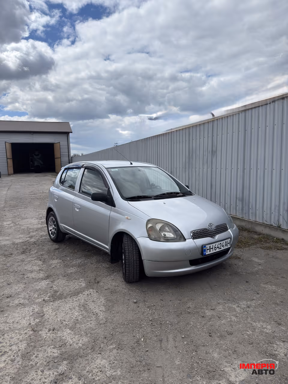 Toyota Yaris - фото 2