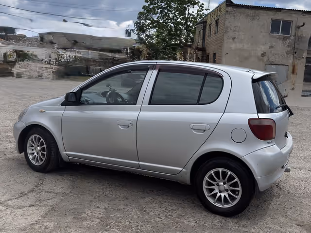 Toyota Yaris - фото 5