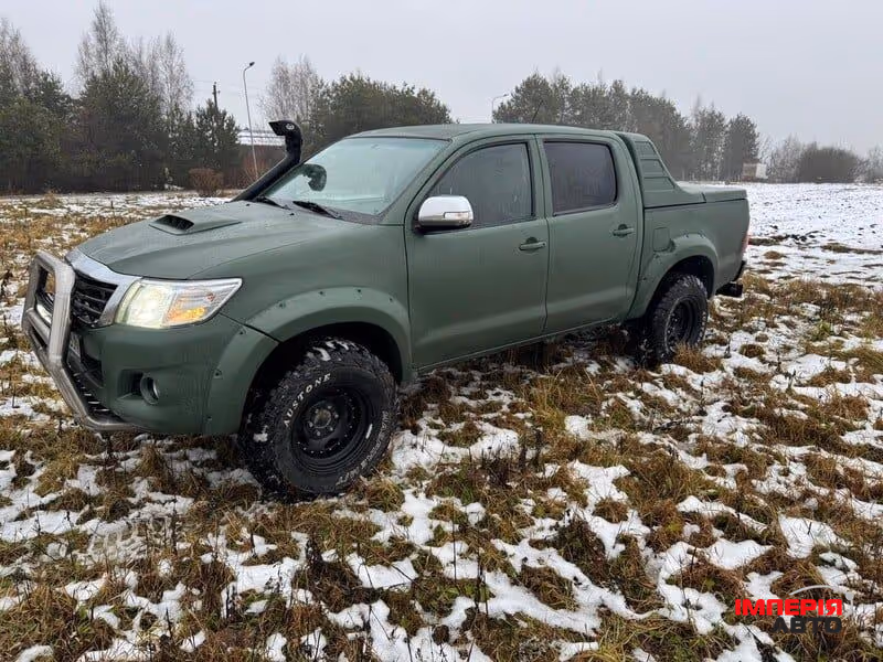 Toyota Hilux - фото 4