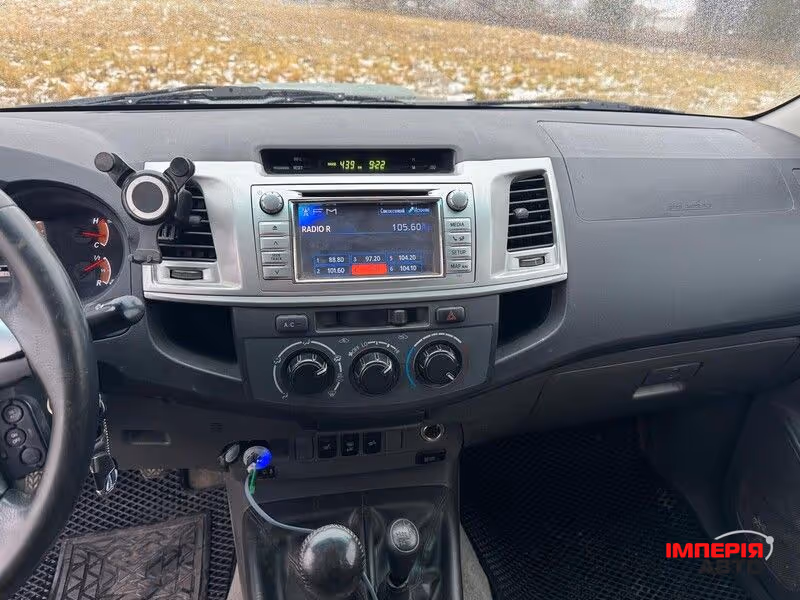 Toyota Hilux - фото 13