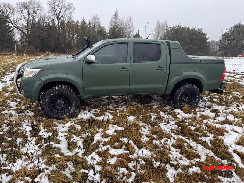 Toyota Hilux - фото 5