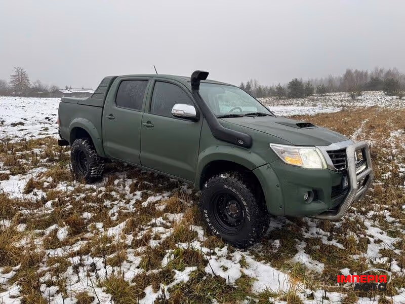Toyota Hilux - фото 6