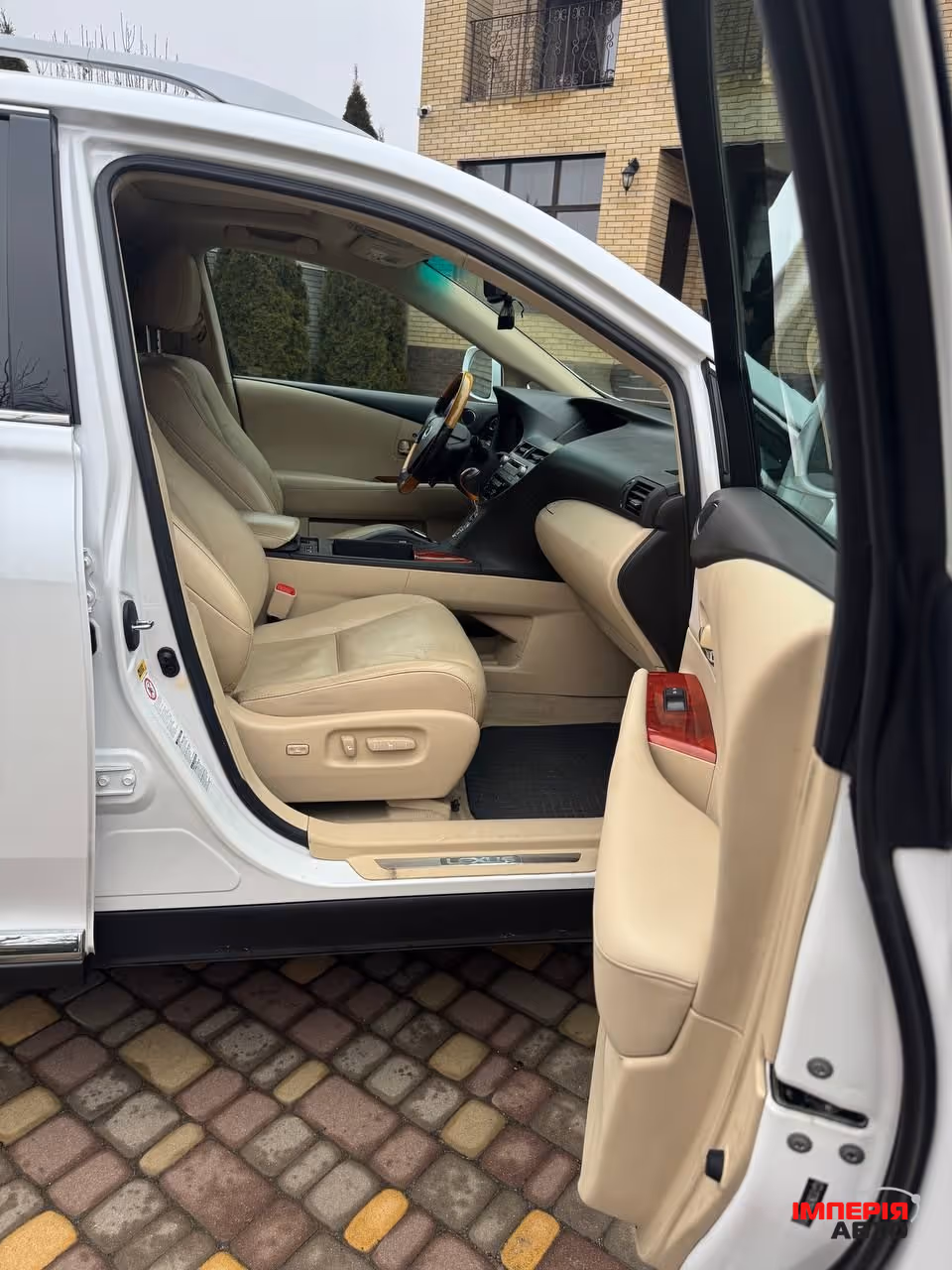 Lexus RX - фото 10