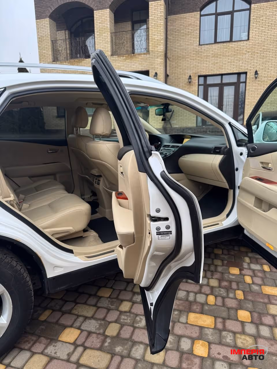 Lexus RX - фото 9