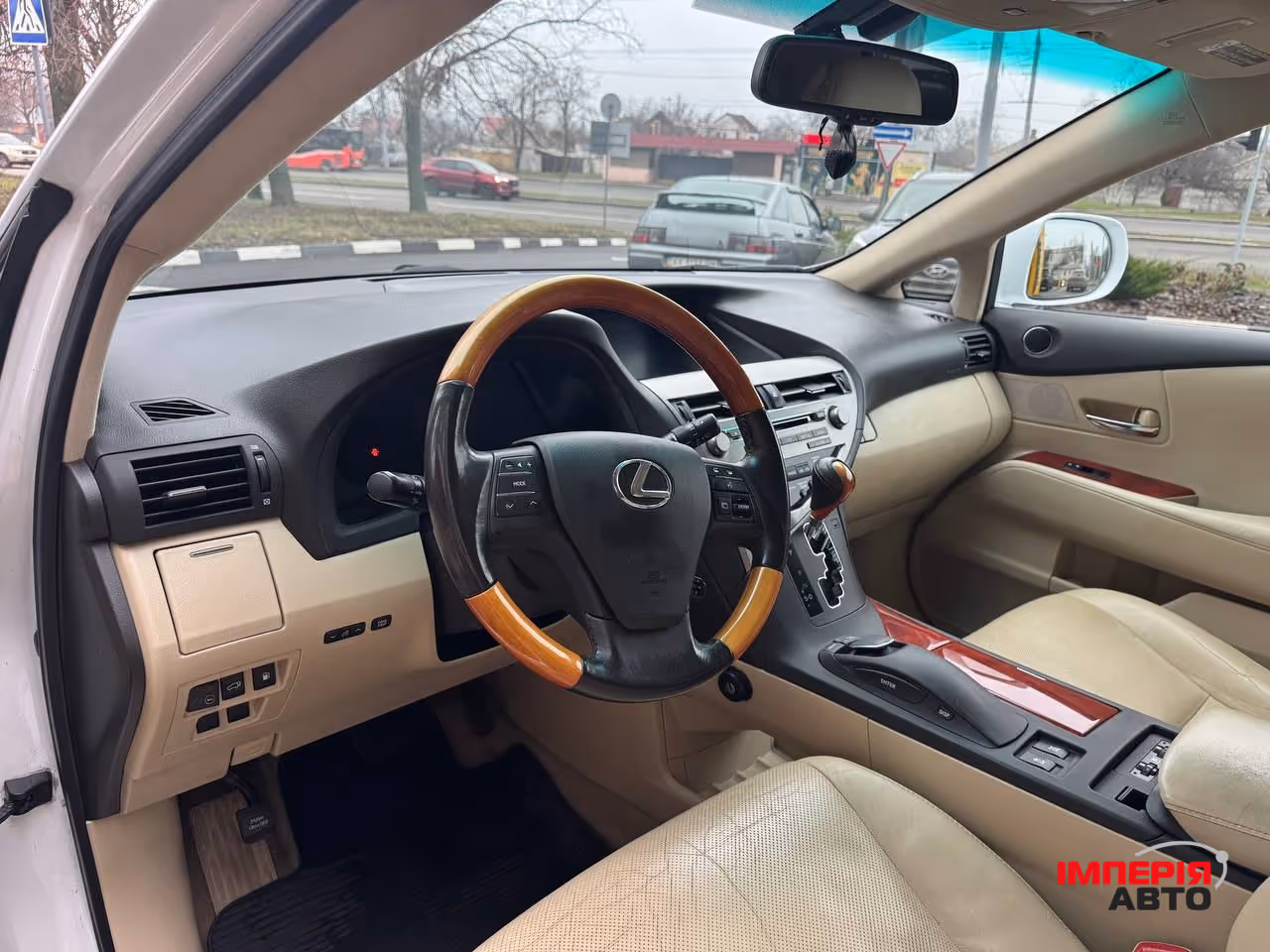 Lexus RX - фото 12