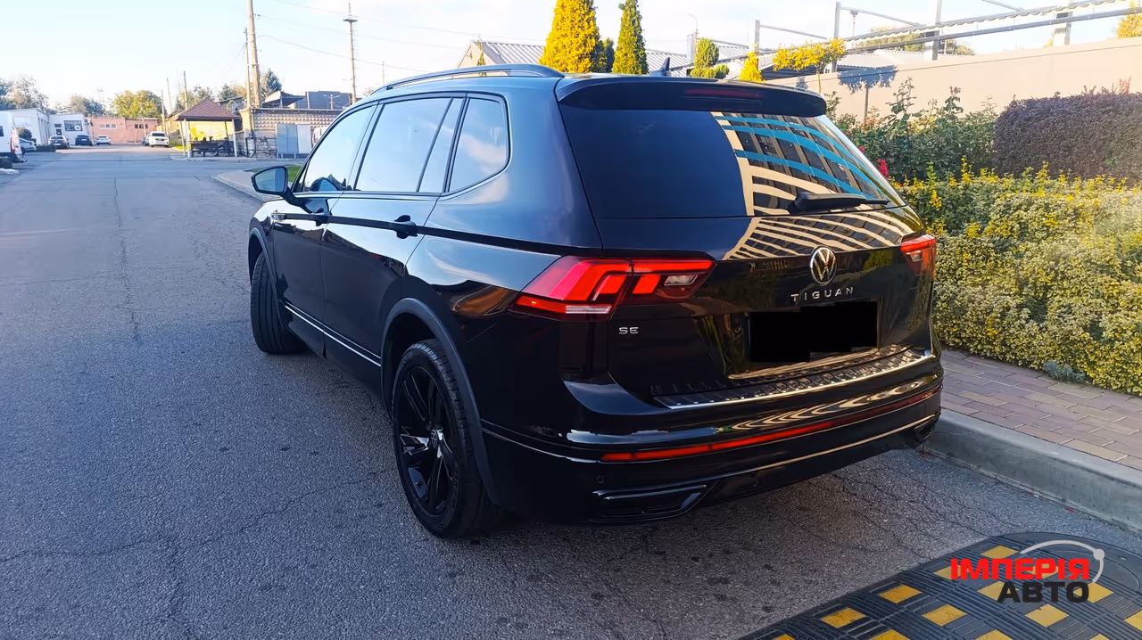 Volkswagen Tiguan - фото 4
