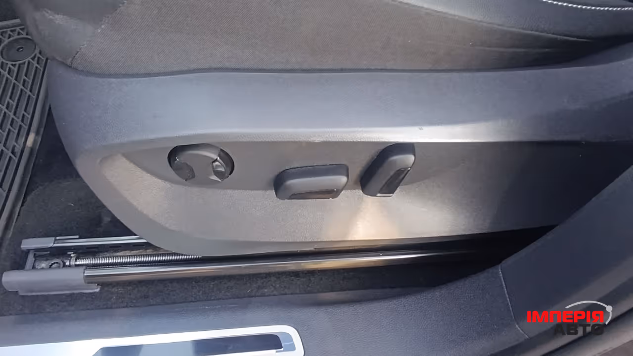 Volkswagen Tiguan - фото 32