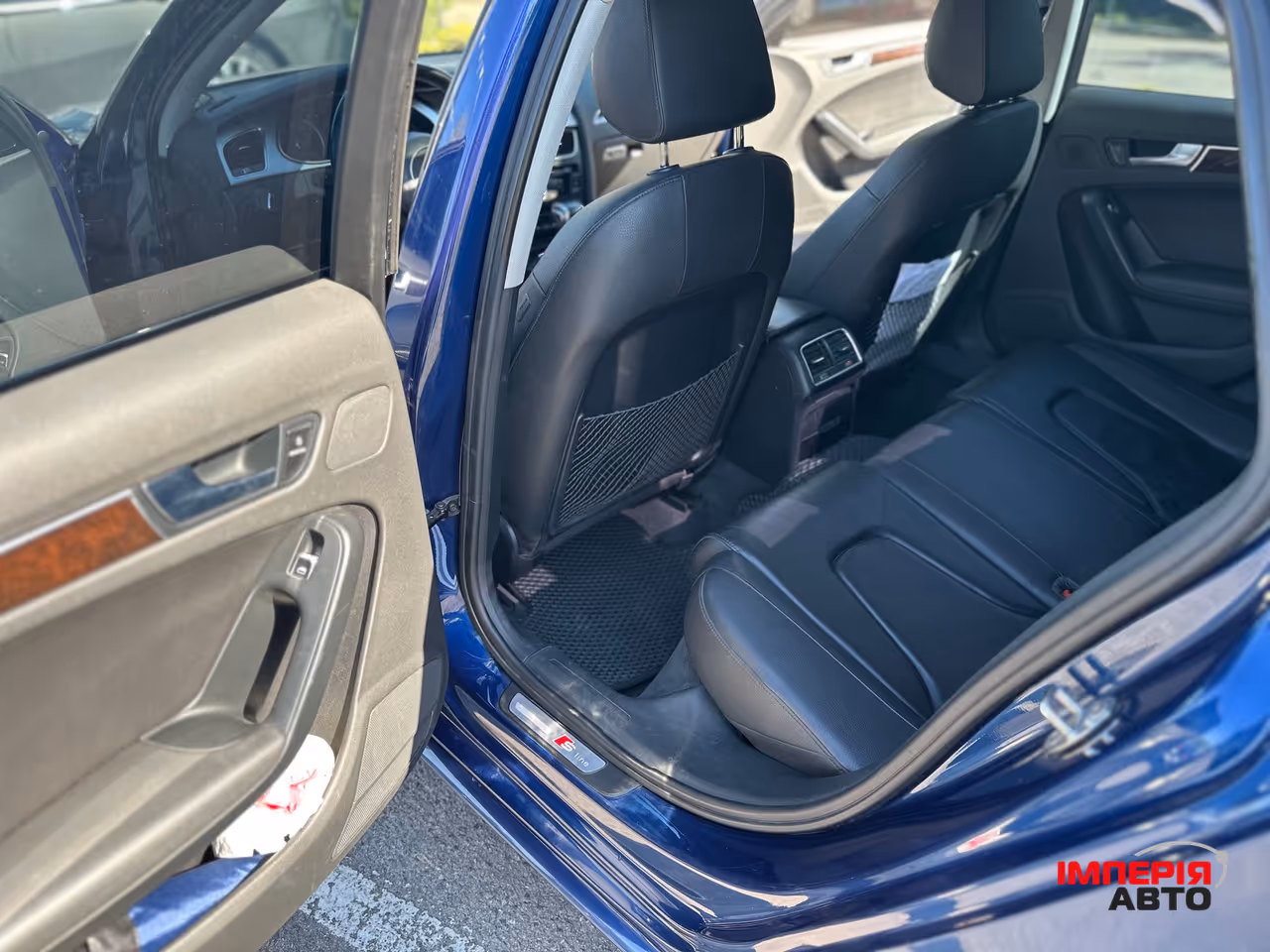 Audi A4 - фото 12