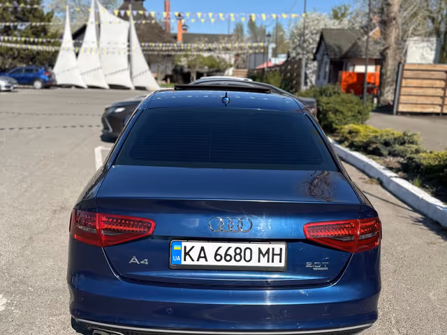 Audi A4 - фото 4