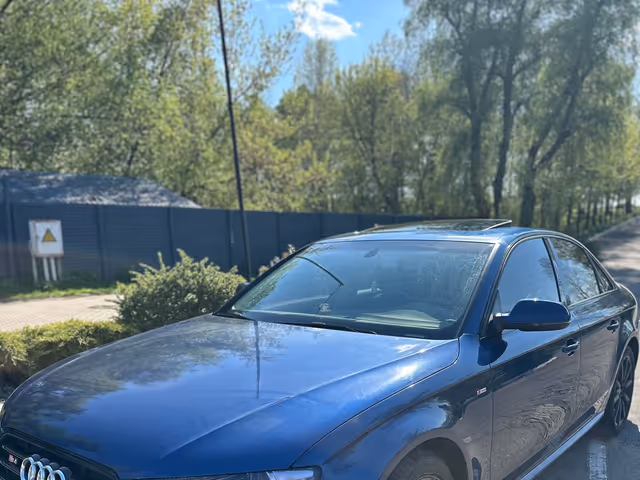 Audi A4 - фото 1