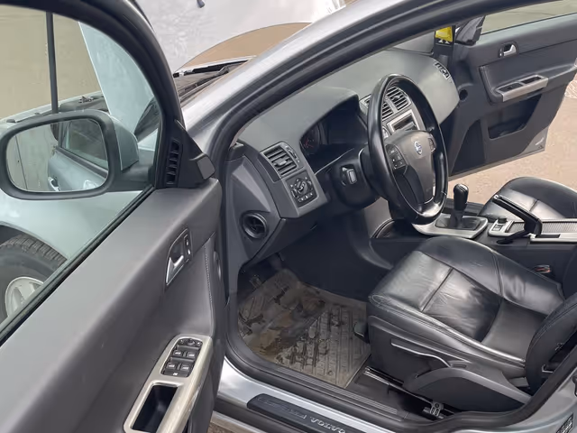 Volvo V50 - фото 1
