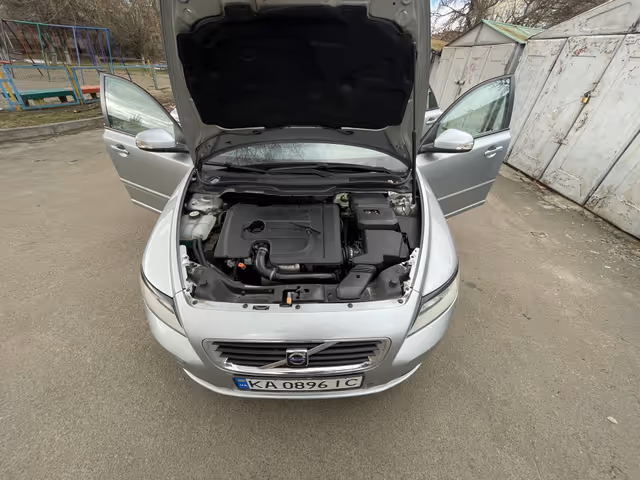 Volvo V50 - фото 3