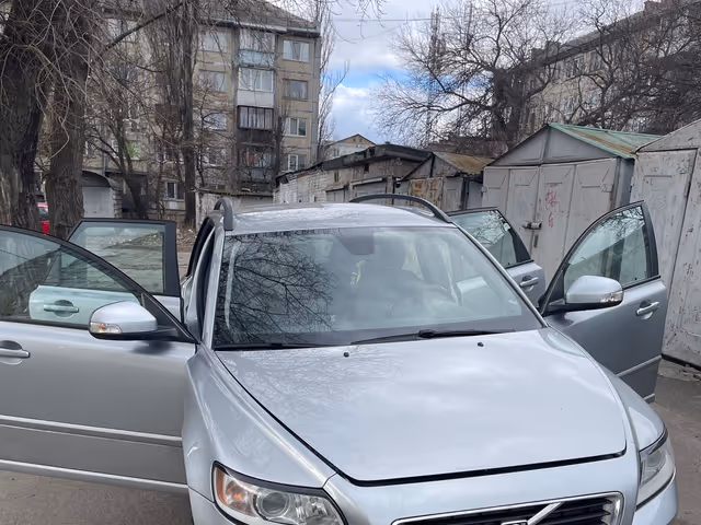 Volvo V50 - фото 2