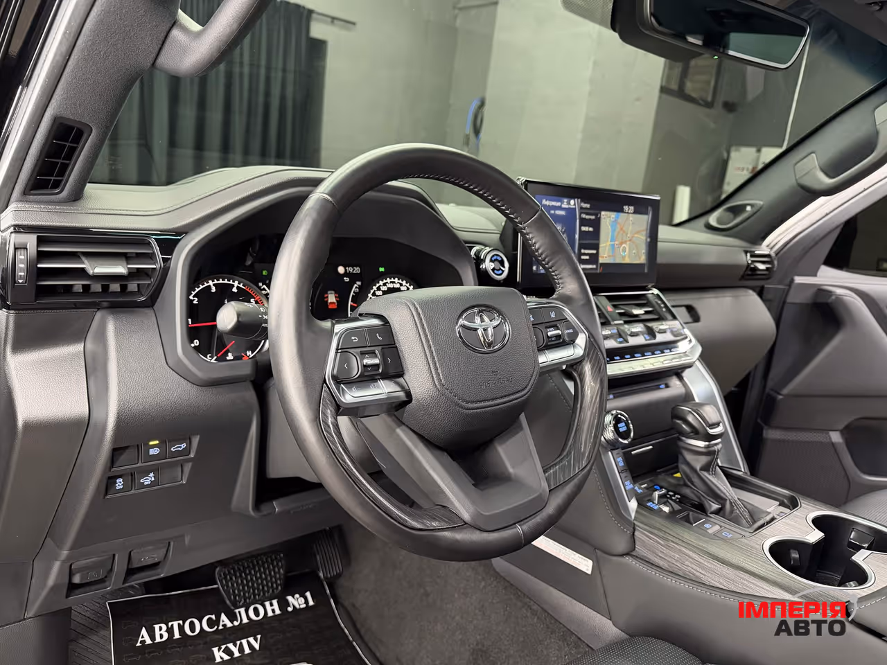 Toyota Land Cruiser - фото 2