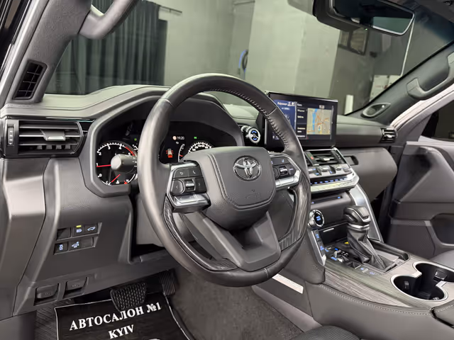Toyota Land Cruiser - фото 2
