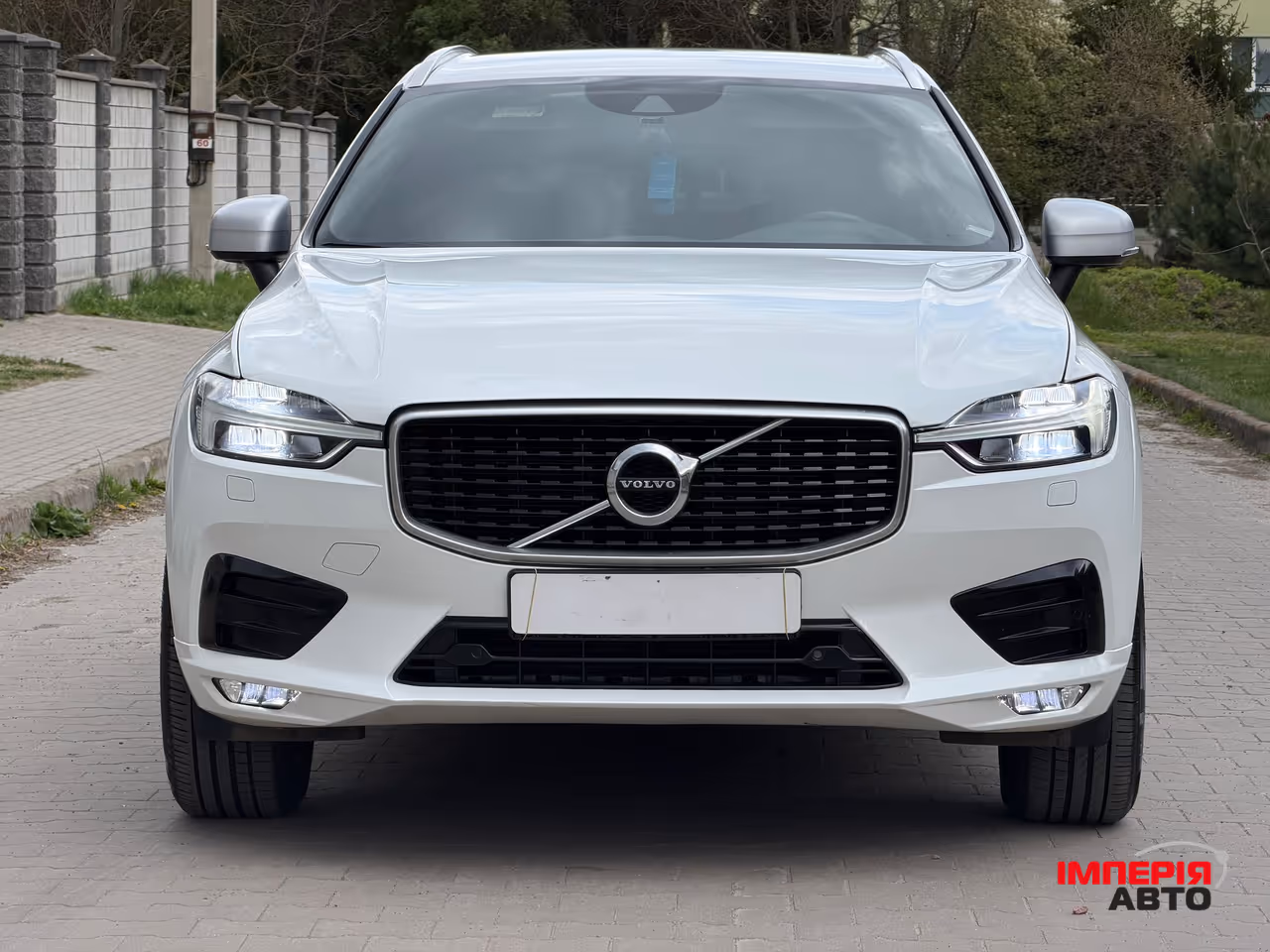 Volvo XC60 - фото 1