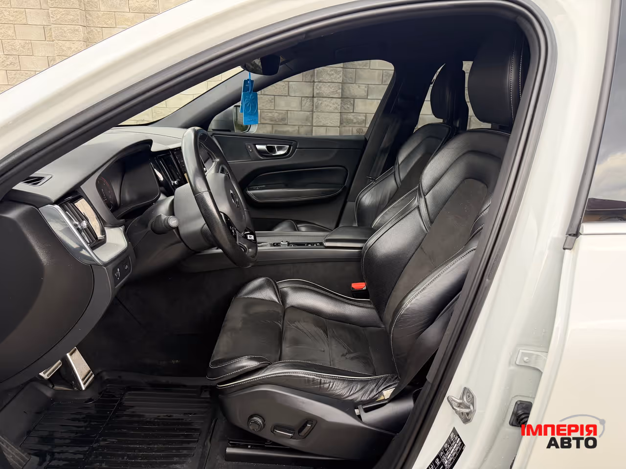 Volvo XC60 - фото 28