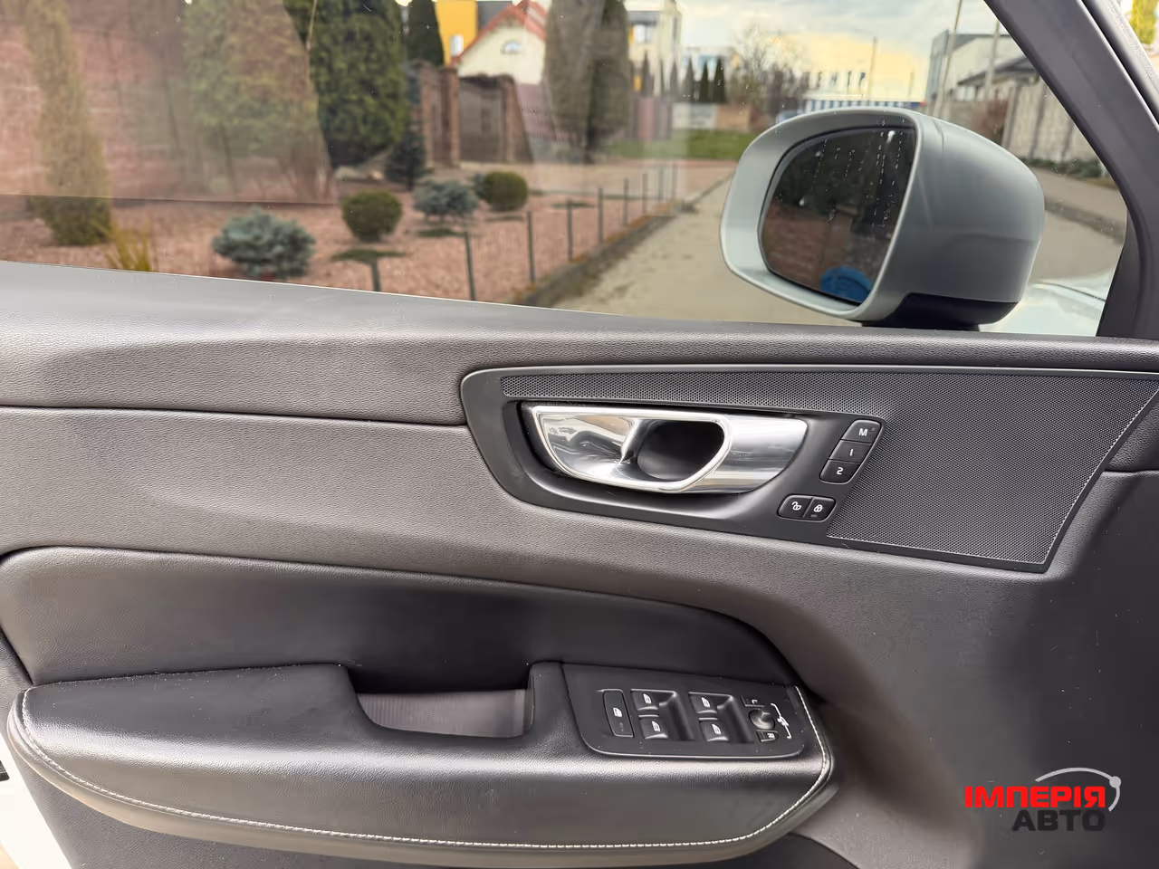 Volvo XC60 - фото 30