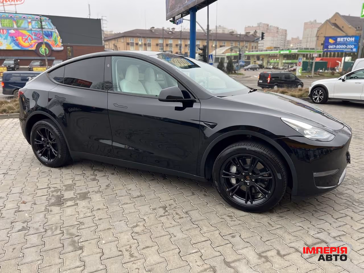 Tesla Model Y - фото 11