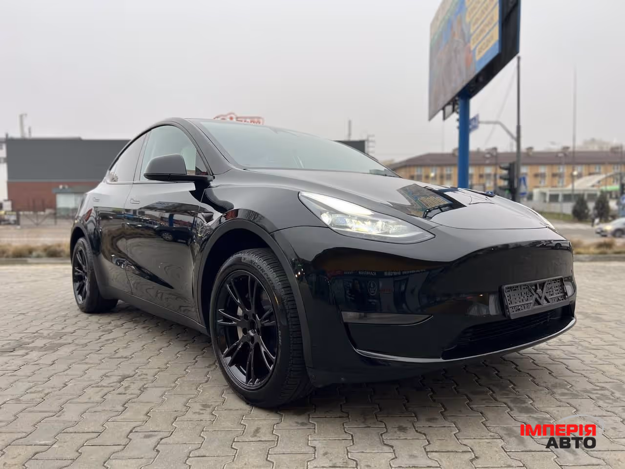 Tesla Model Y - фото 1