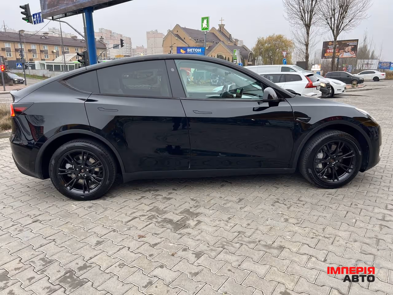 Tesla Model Y - фото 10