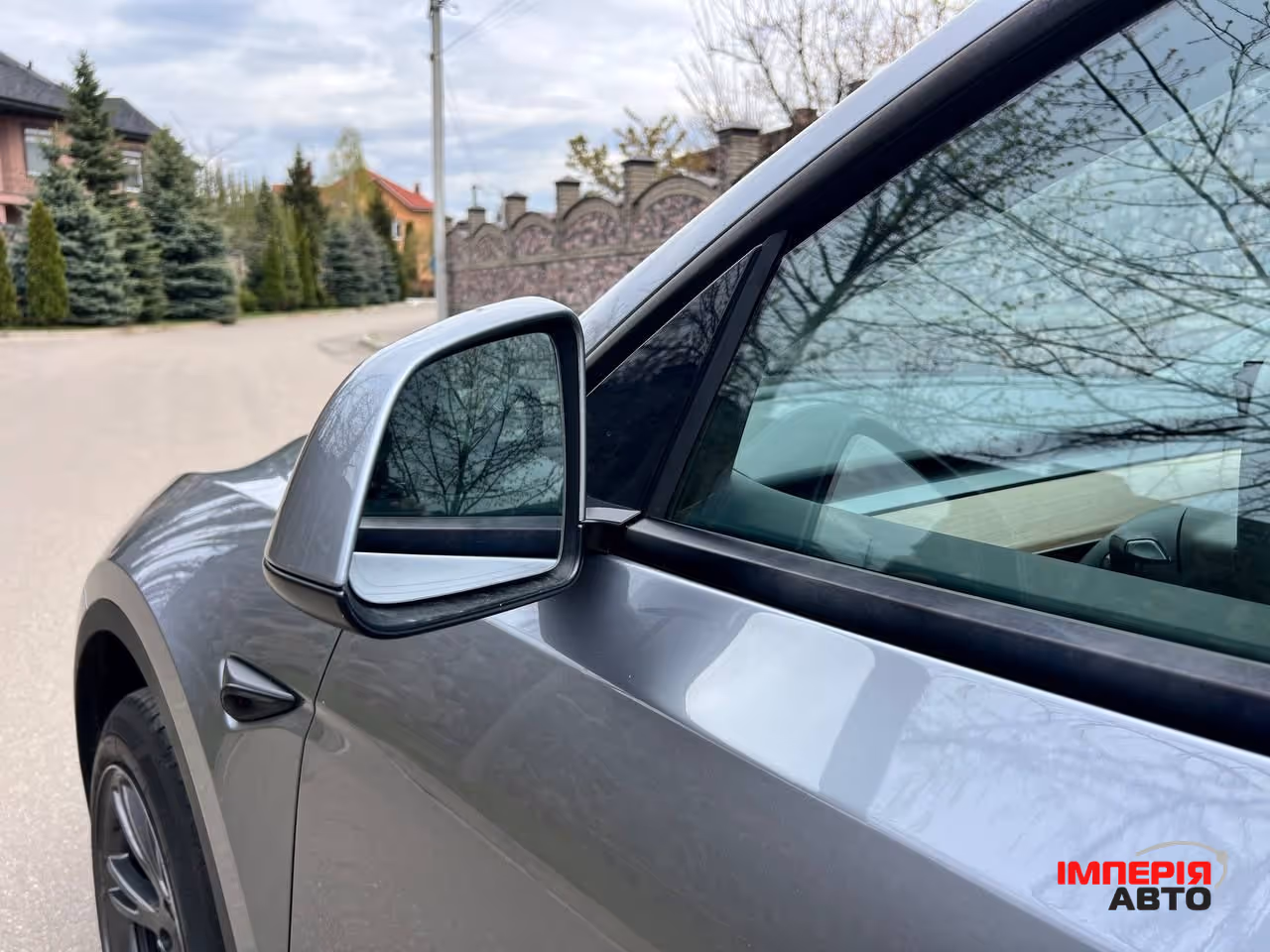 Tesla Model Y - фото 8