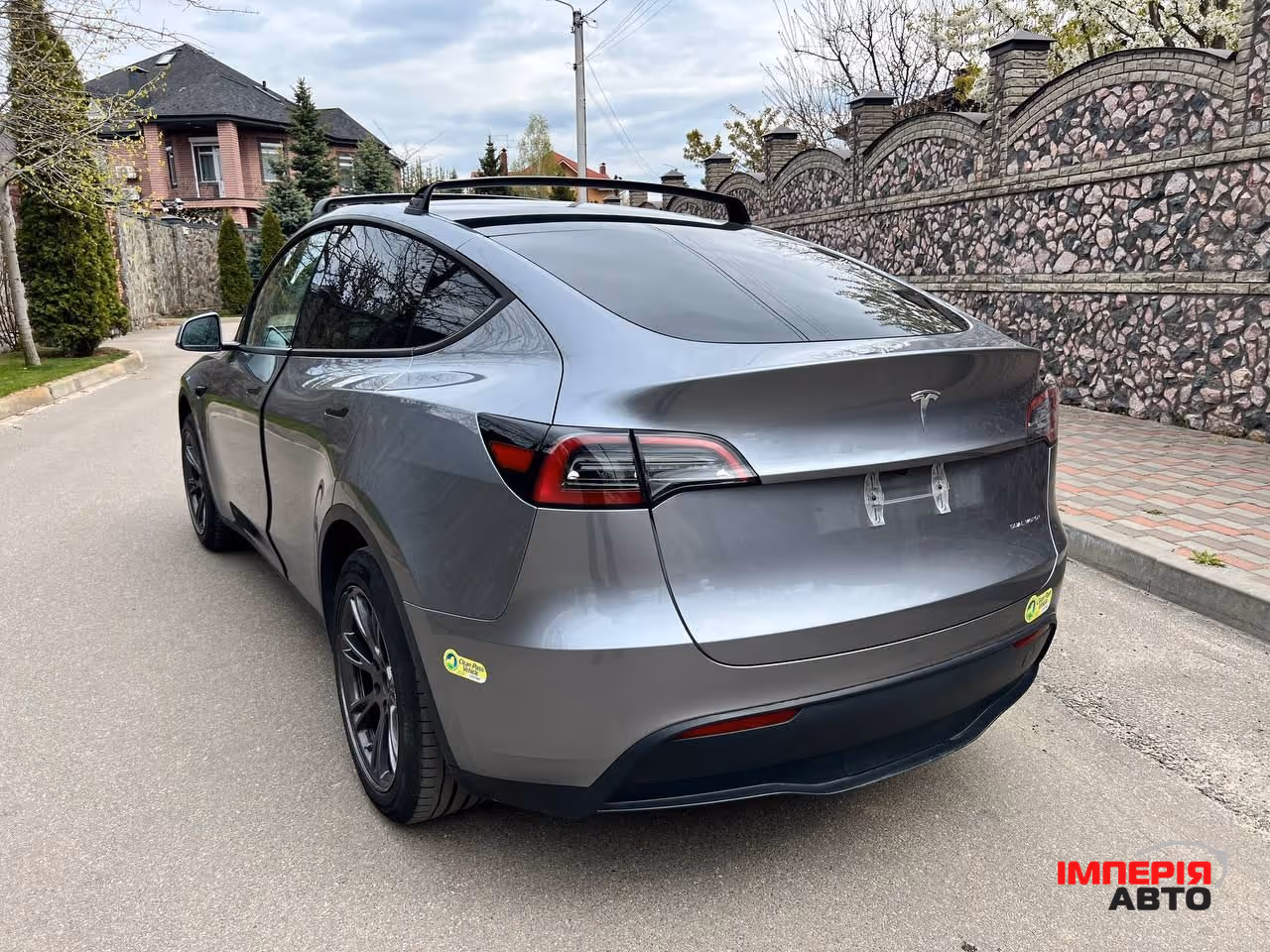 Tesla Model Y - фото 10