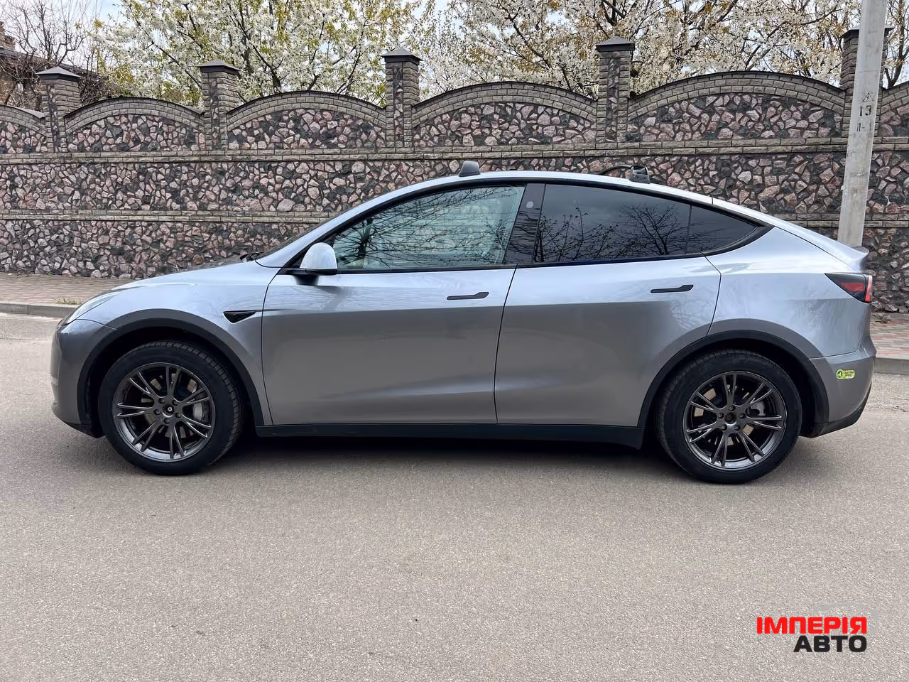 Tesla Model Y - фото 7