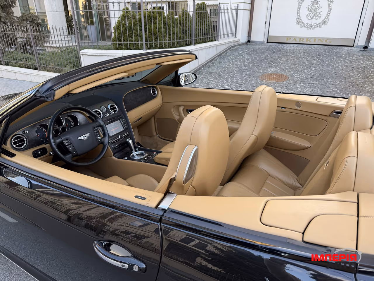 Bentley Continental GTC - фото 10