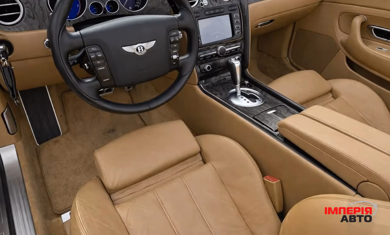 Bentley Continental GTC - фото 12
